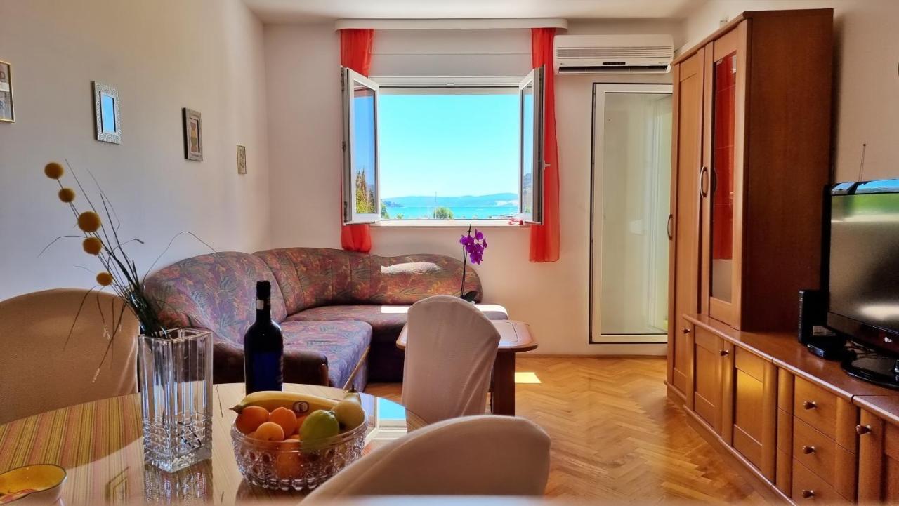 Apartment Cesarica Оміш Екстер'єр фото